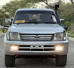 Toyota Land Cruiser Prado 2001 White