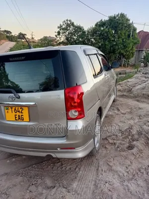Toyota Raum 1.5 AWD 2004 Silver
