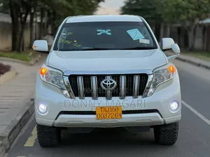 Toyota Land Cruiser 2018 White