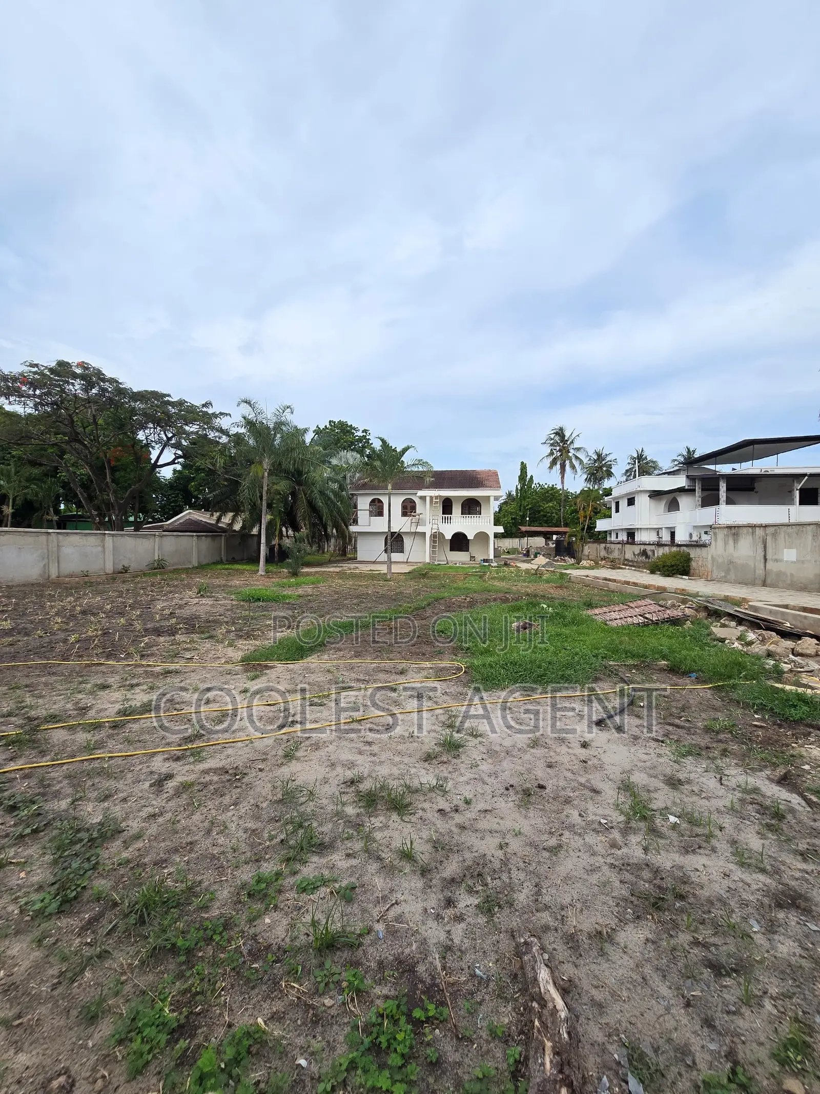 6bdrm House in Coolest Estate, Mikocheni for rent
