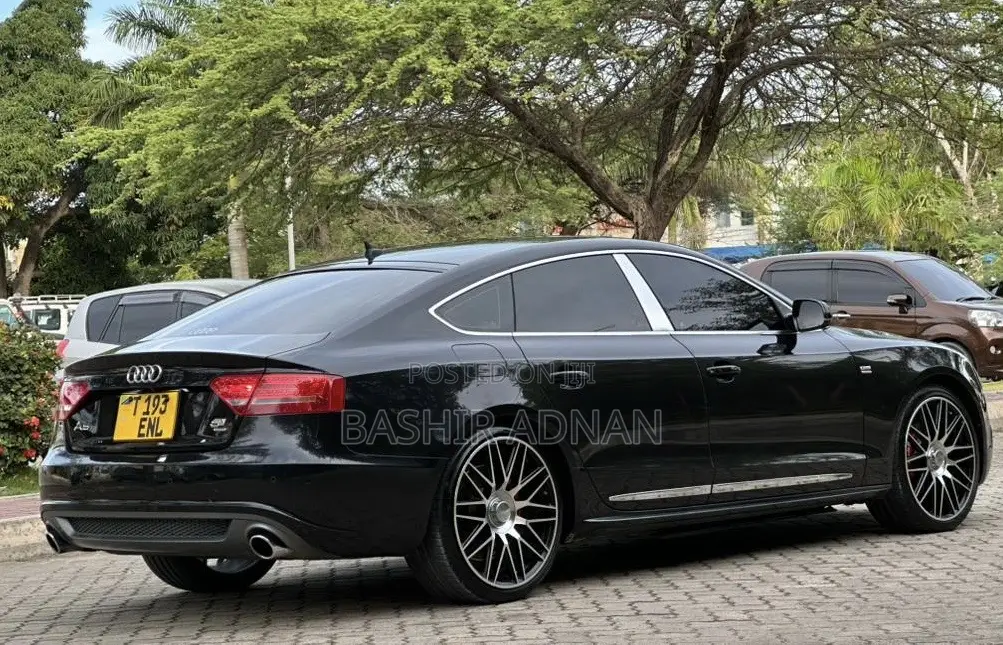 Audi A5 2.0T Premium Quattro 2010 Black