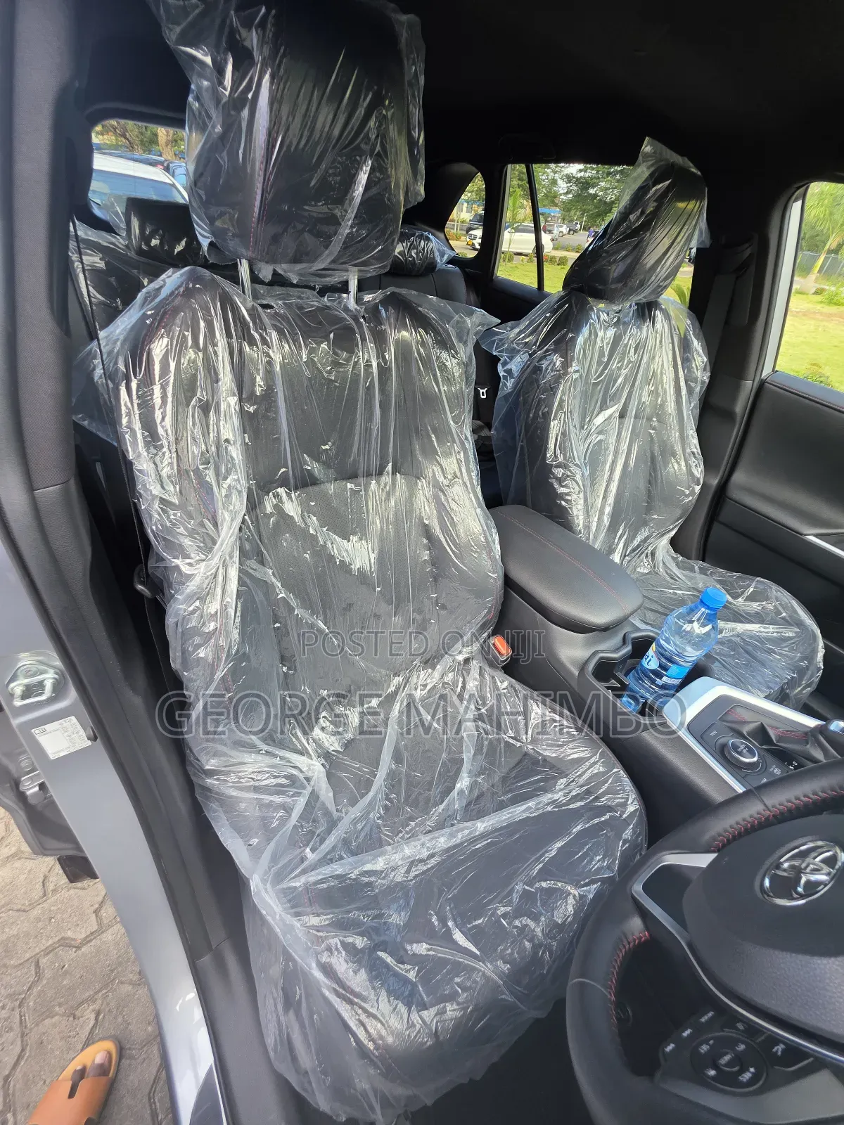 Toyota RAV4 Plug-In Hybrid XSE AWD 2025 Silver