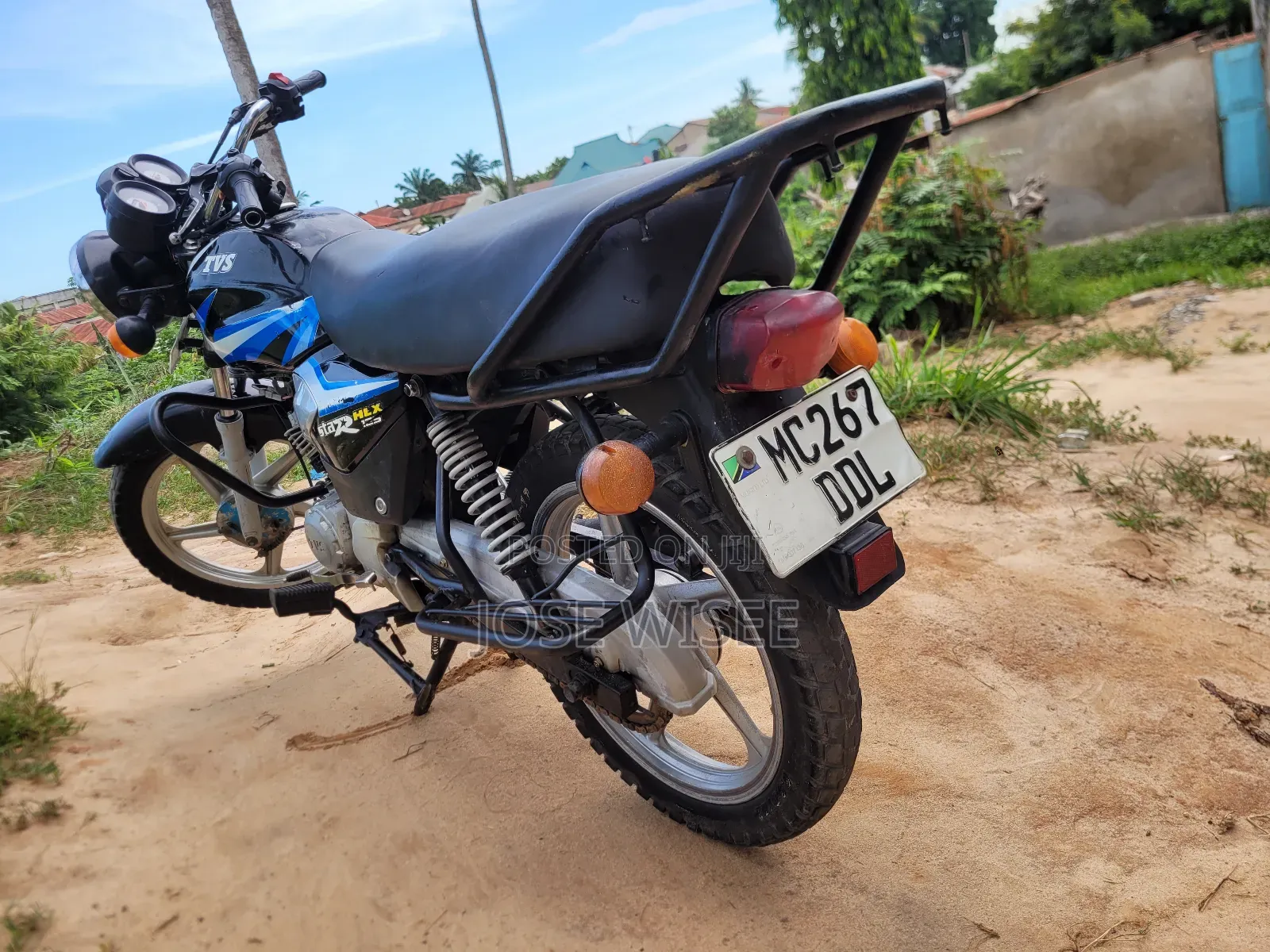TVS HLX 125 2025 Black