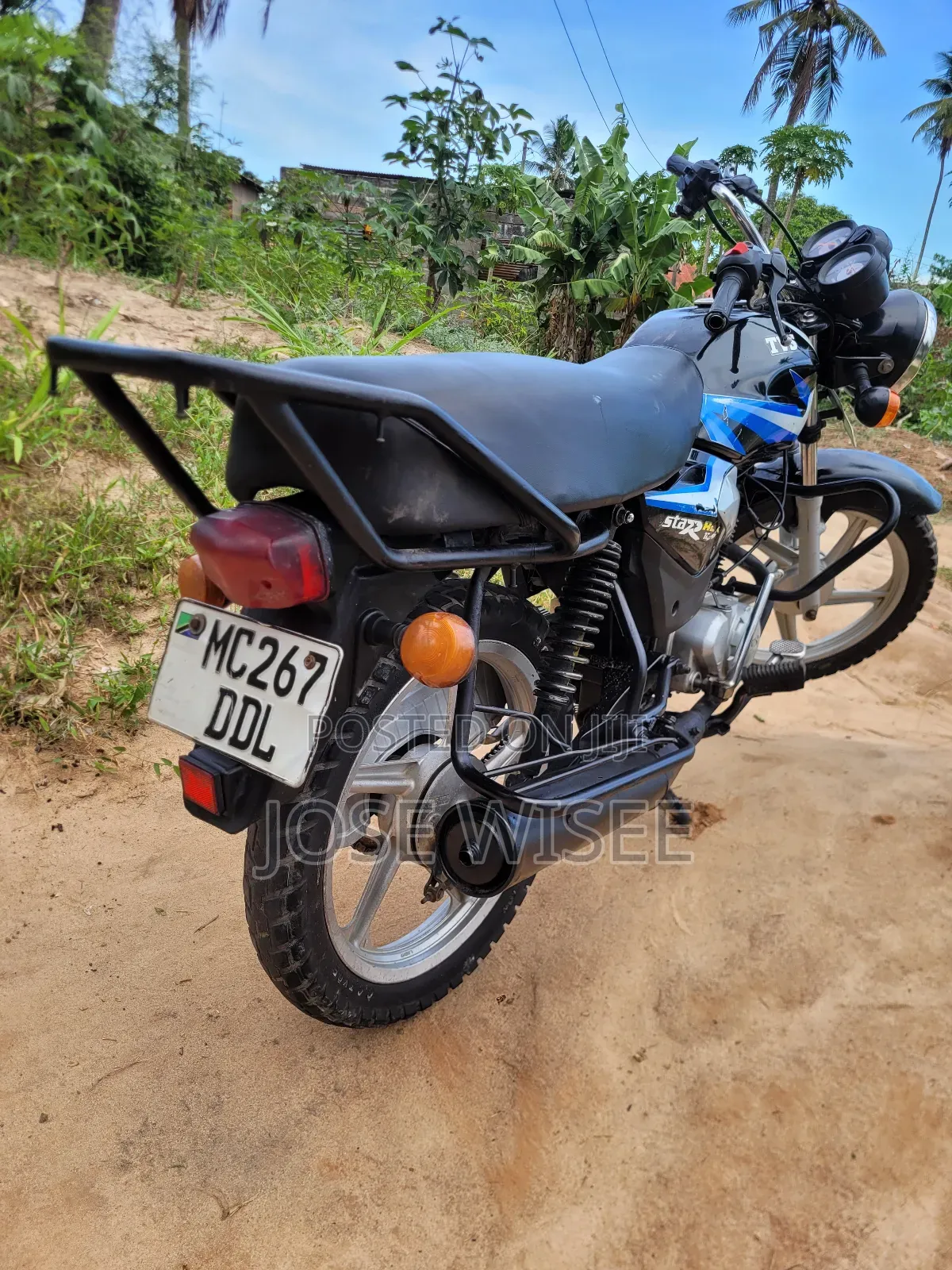 TVS HLX 125 2025 Black