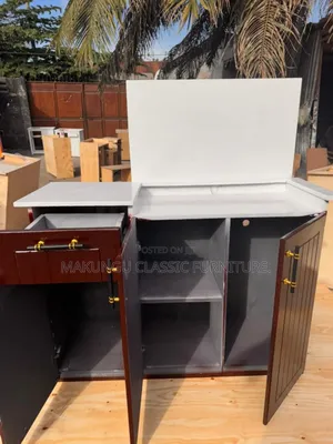 Kitchen Cabinet Milango Mitatu Ya Kutumia Jiko La Plates Mbili