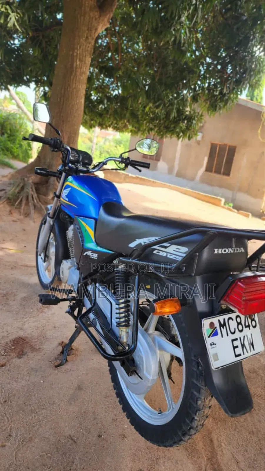 Honda CB 2025 Blue