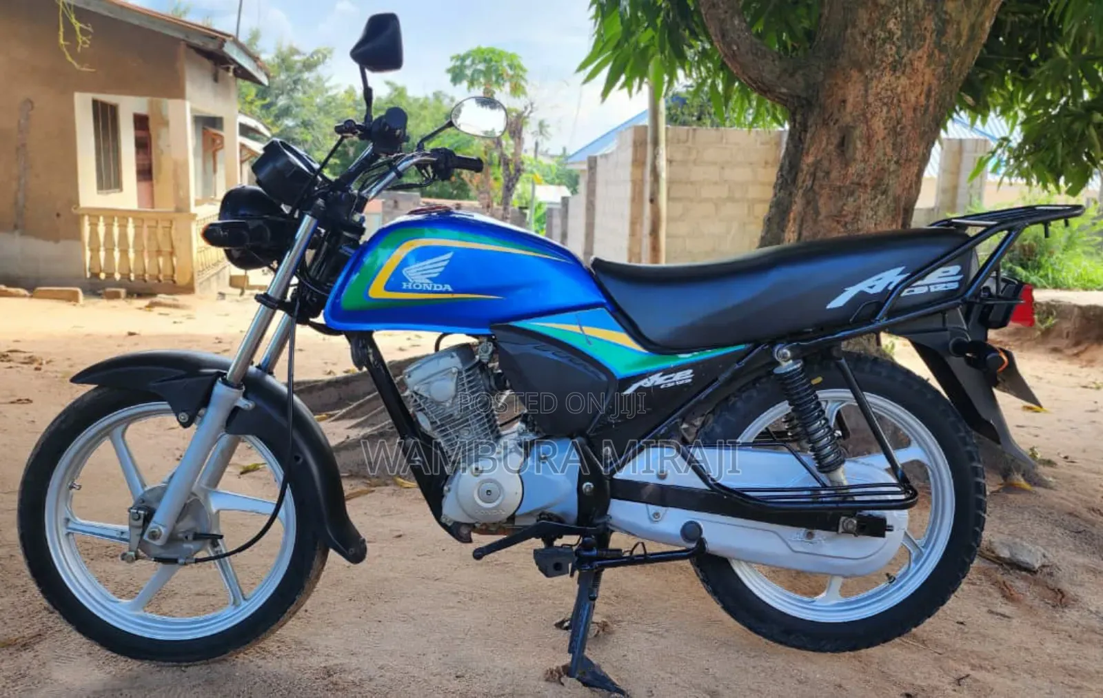Honda CB 2025 Blue