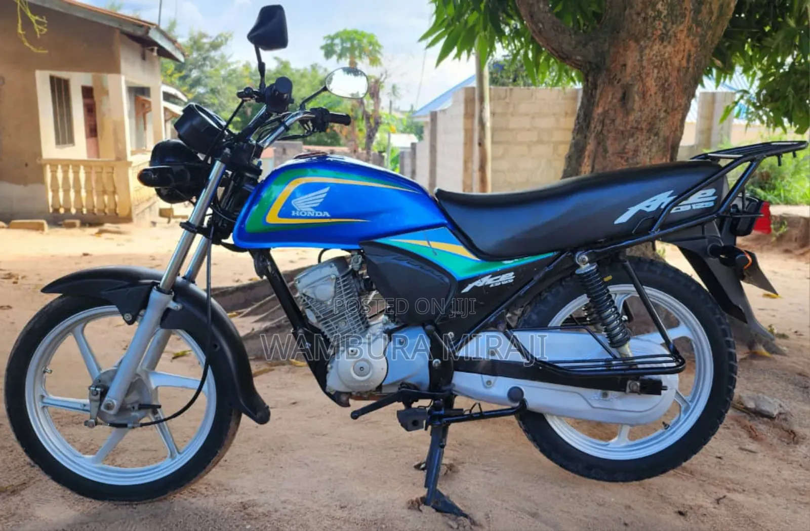 Honda CB 2025 Blue