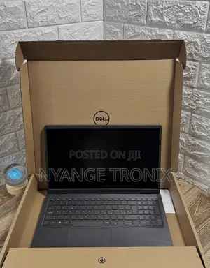 New Laptop Dell Vostro 3520 8GB Intel Core I7 SSD 512GB