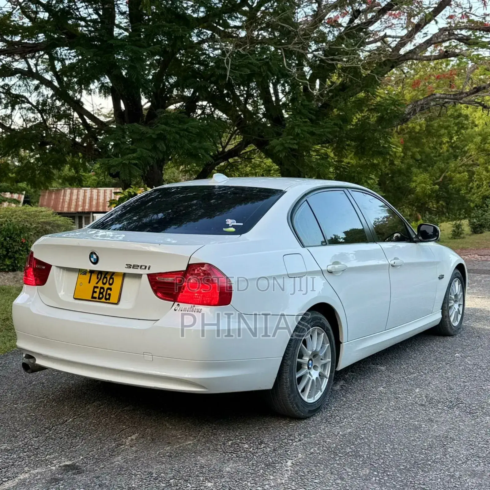 BMW 3 Series 2011 White
