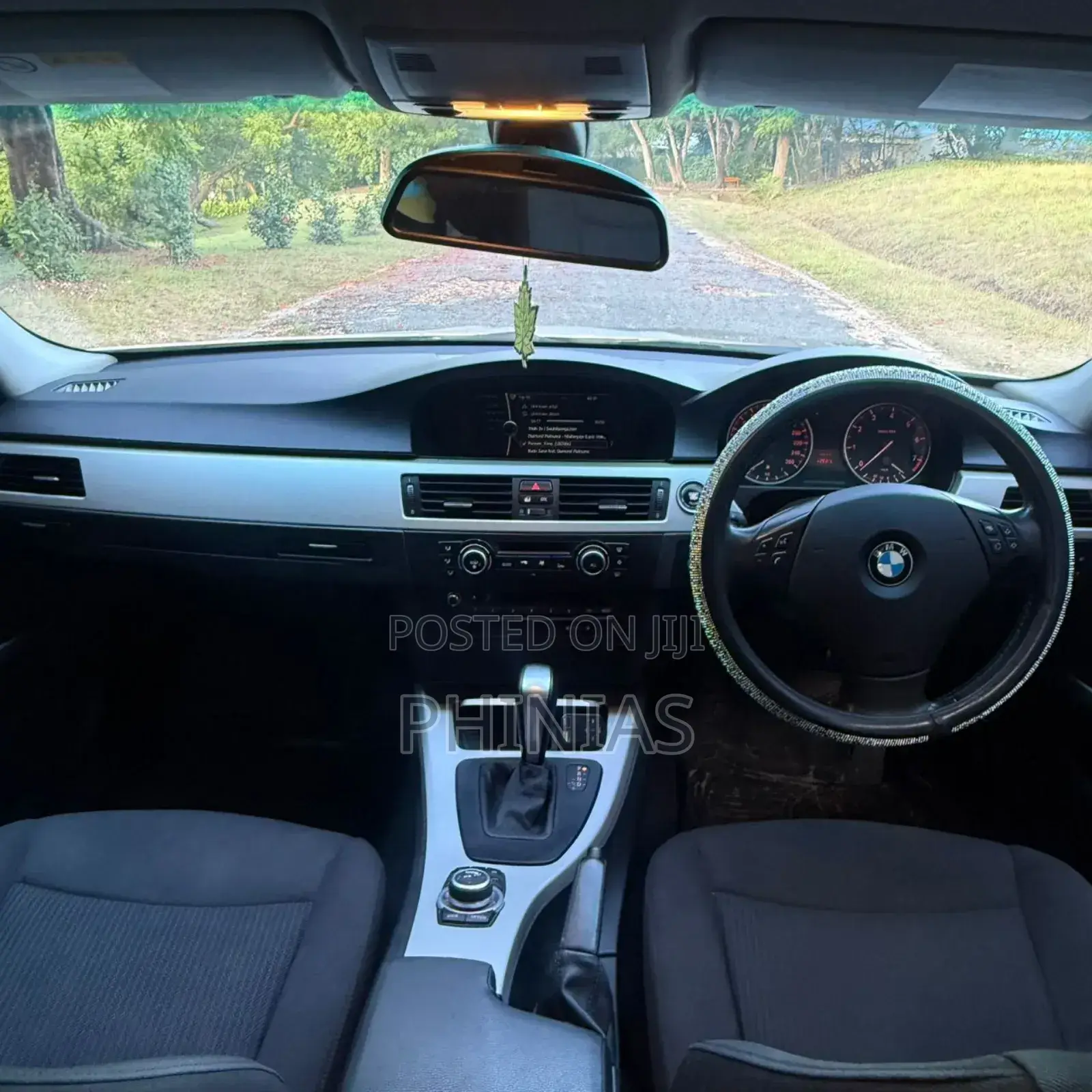 BMW 3 Series 2011 White