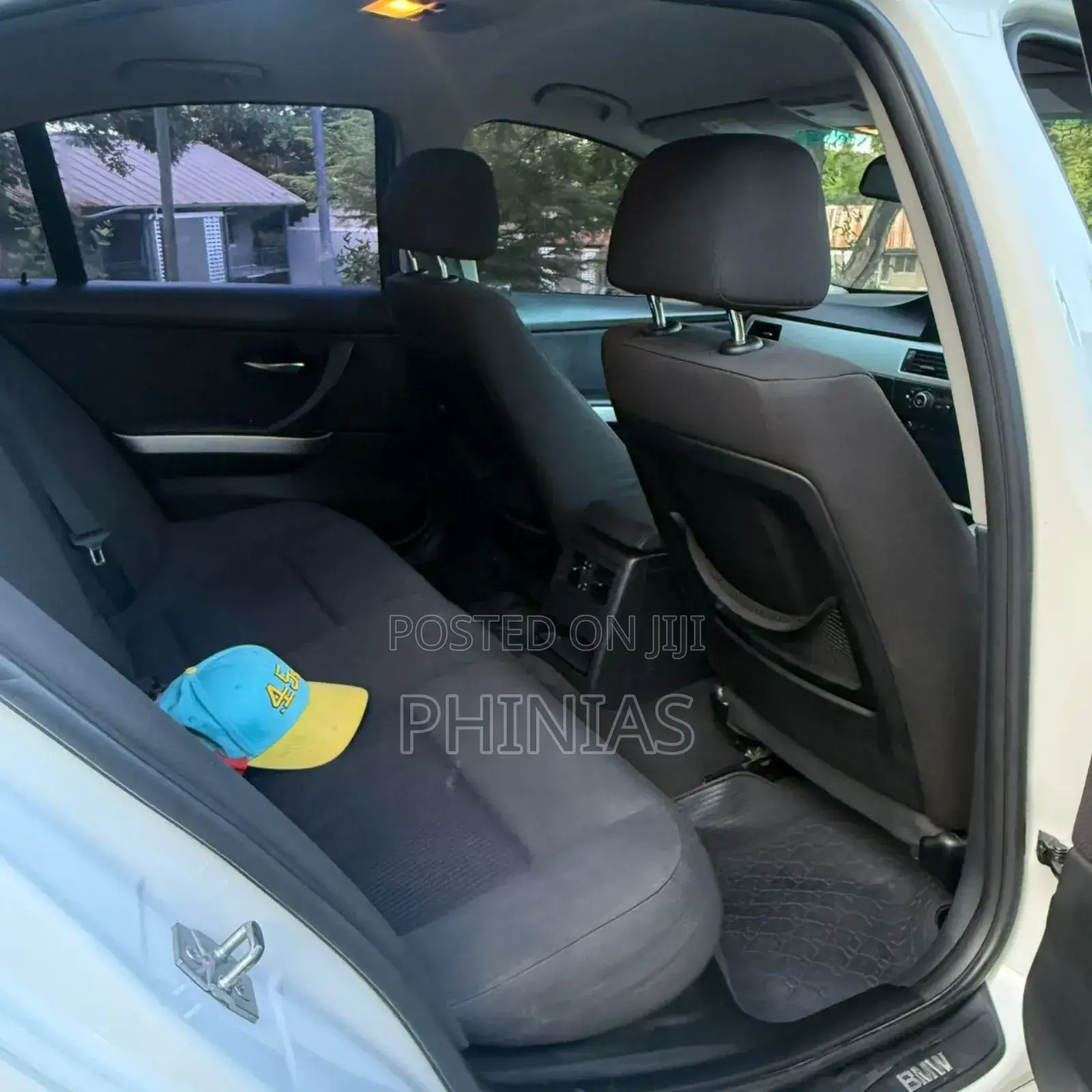 BMW 3 Series 2011 White
