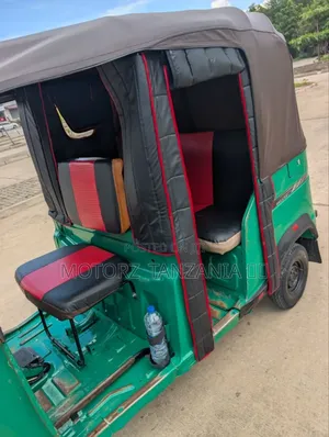 TVS King Deluxe Plus iTouch Start 2024 Green