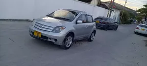 Toyota IST 2005 Silver