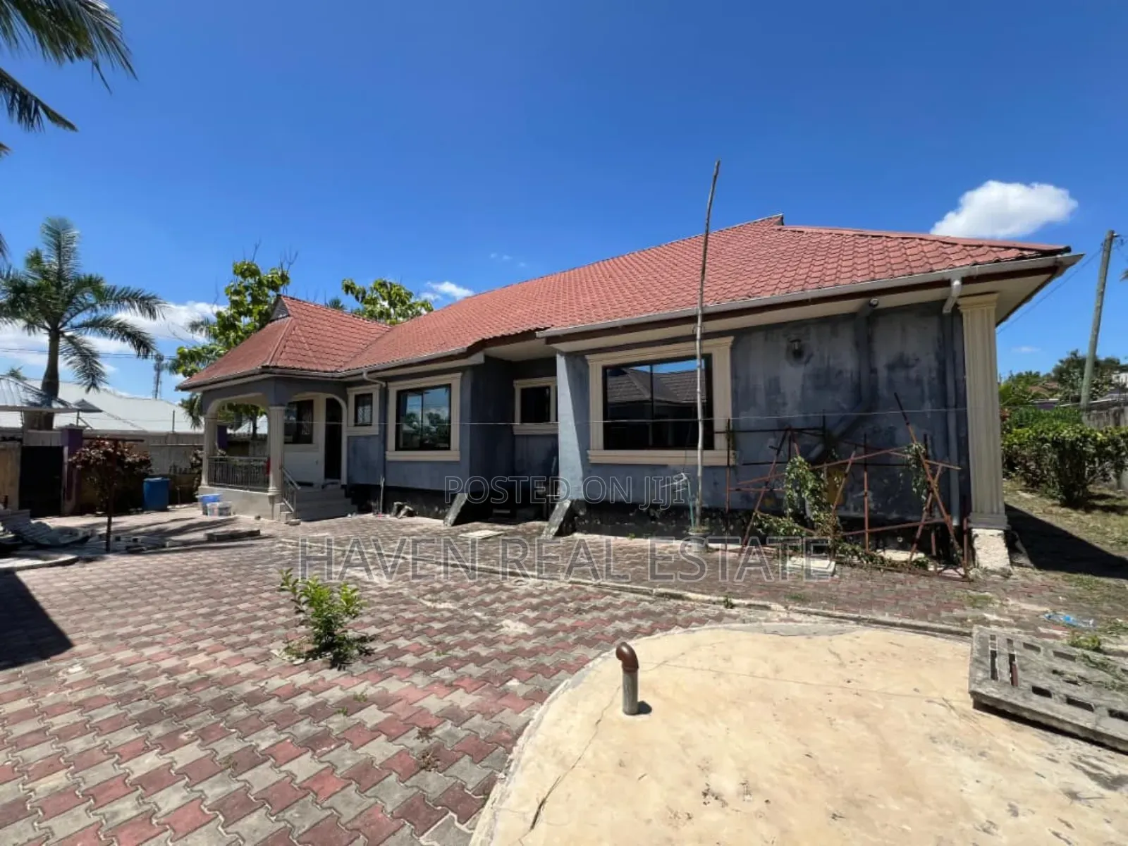 3bdrm House in Goba for sale