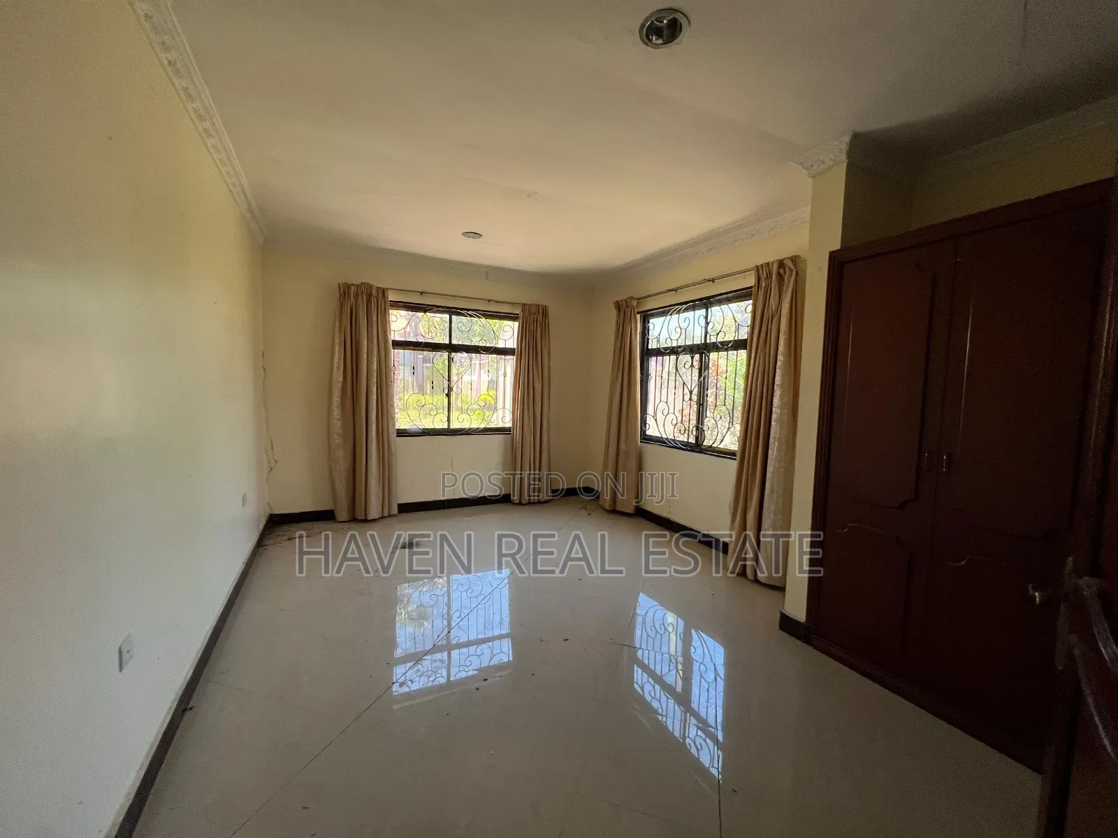 3bdrm House in Goba for sale