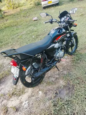 New TVS HLX 125 2025 Black