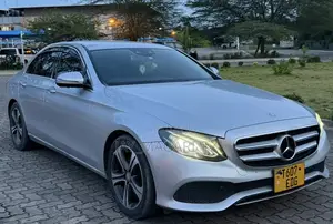 Mercedes-Benz E200 2017 Silver