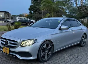 Mercedes-Benz E200 2017 Silver