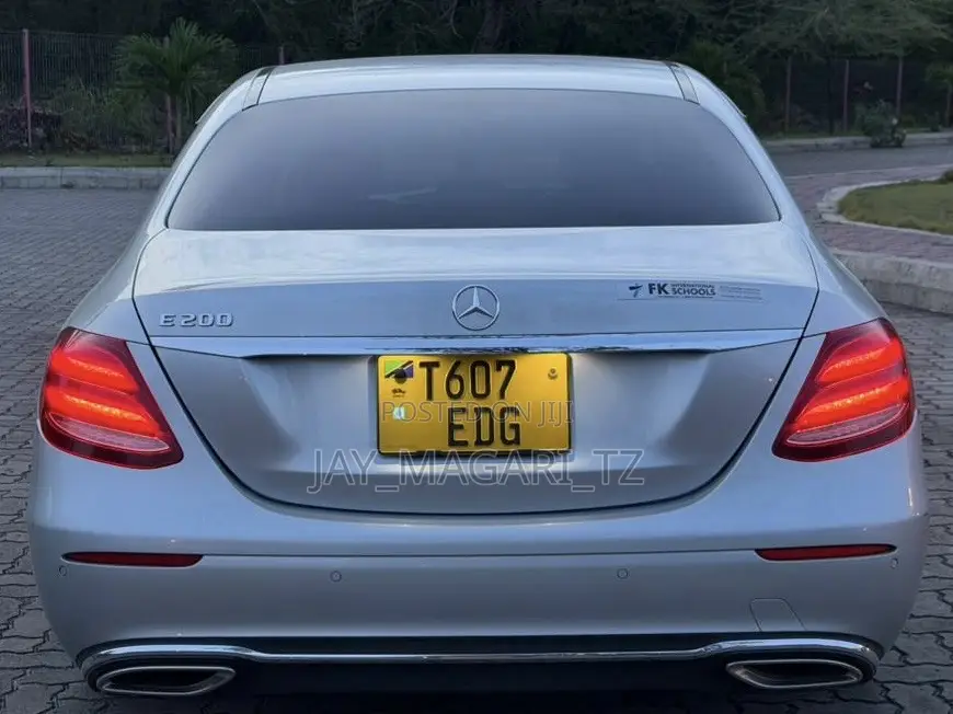 Mercedes-Benz E200 2017 Silver