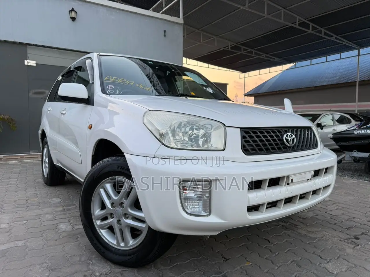 Toyota RAV4 Automatic 2003 White