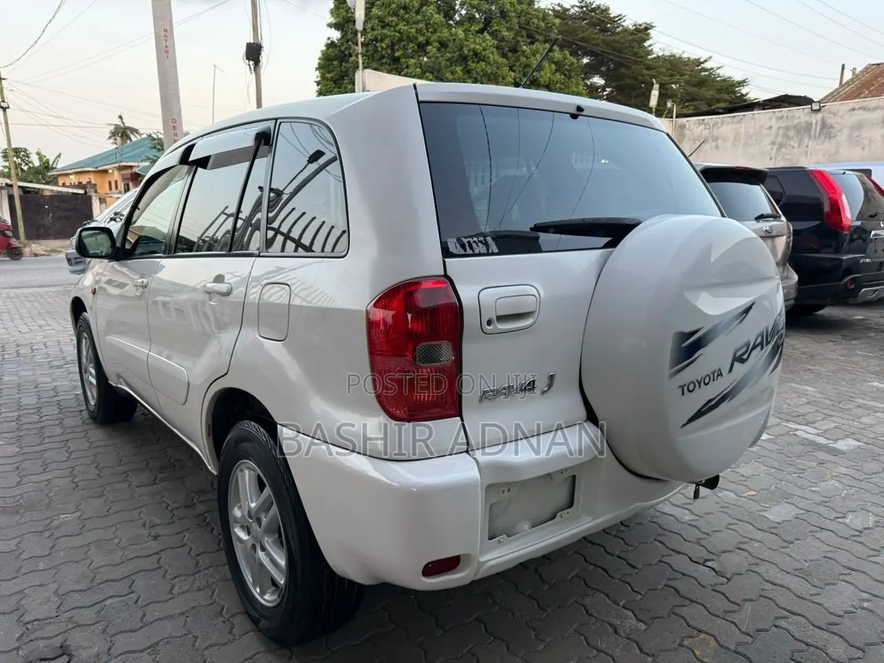Toyota RAV4 Automatic 2003 White