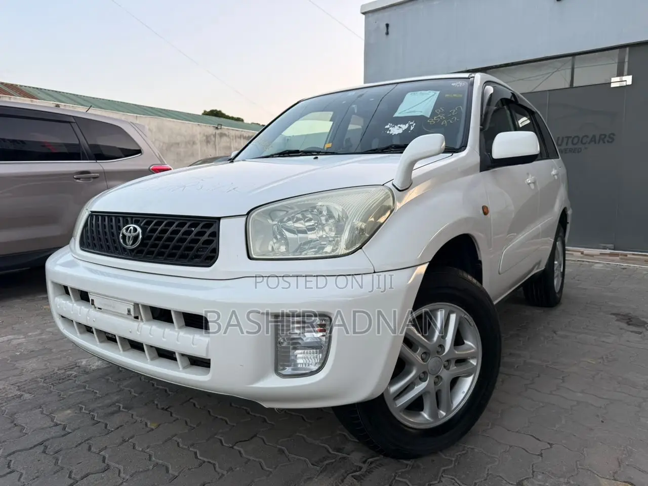 Toyota RAV4 Automatic 2003 White