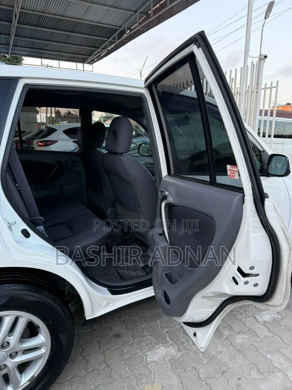 Toyota RAV4 Automatic 2003 White