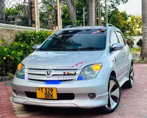 Toyota IST 2006 Silver