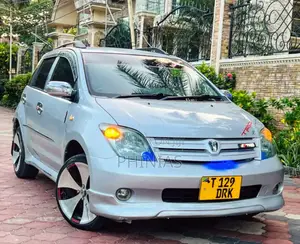 Toyota IST 2006 Silver