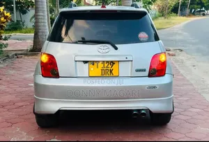 Toyota IST 2006 Silver