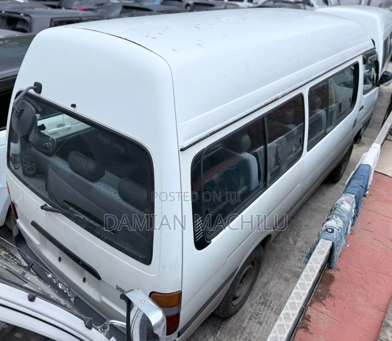 Toyota HiAce Siyaya 2004 White