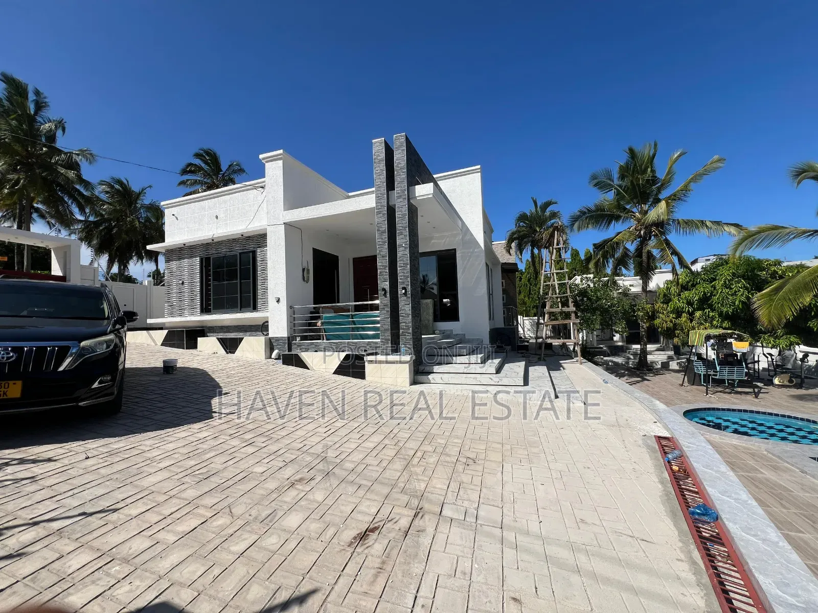 3bdrm House in Goba for sale