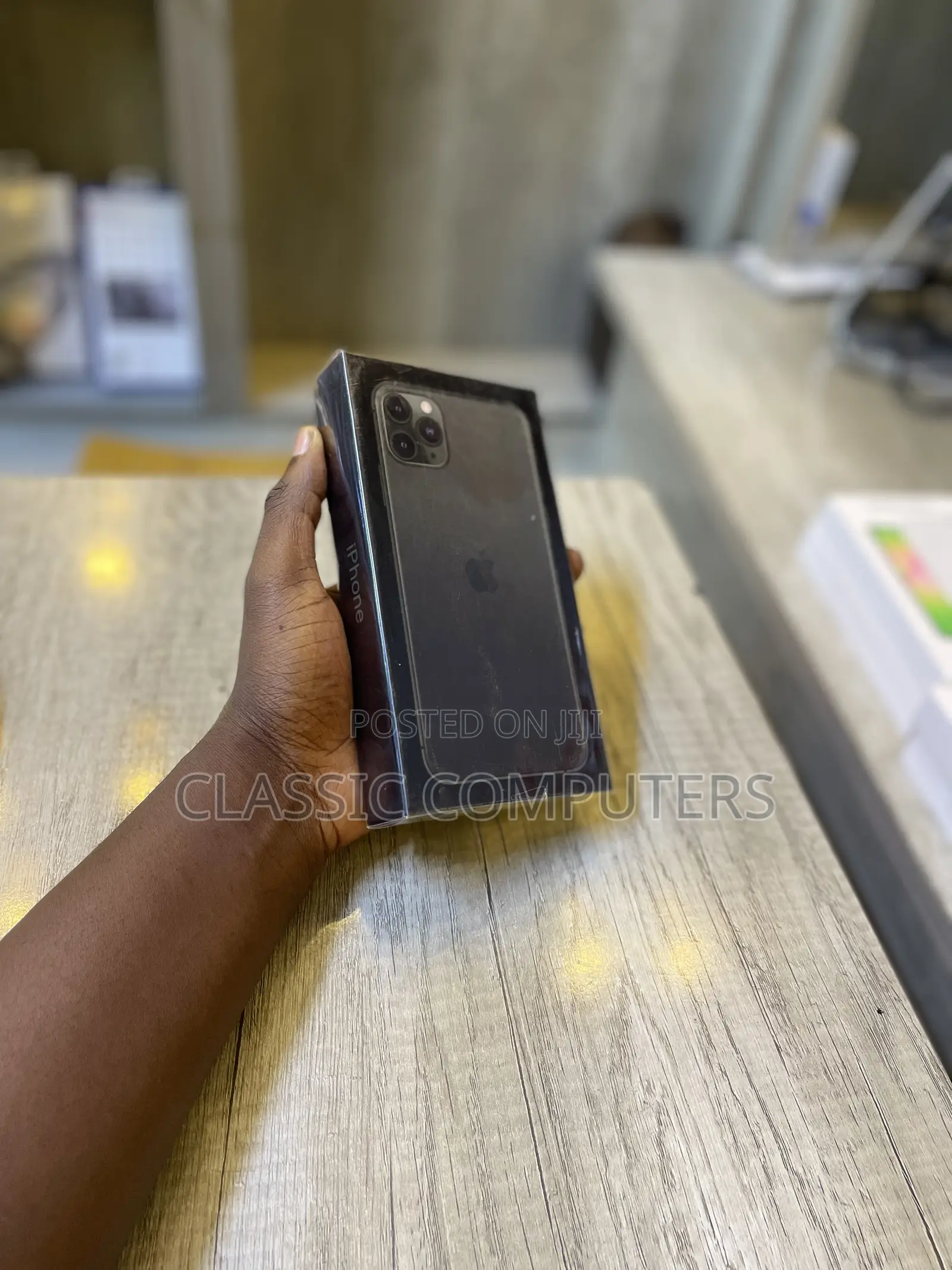 New Apple iPhone 11 Pro Max 64 GB Black