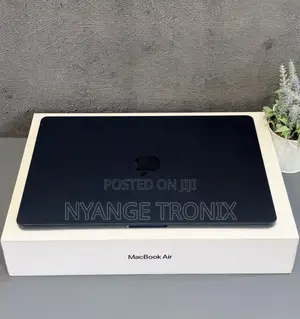 New Laptop Apple MacBook Air 2023 M2 8GB Apple M2 SSD 512GB