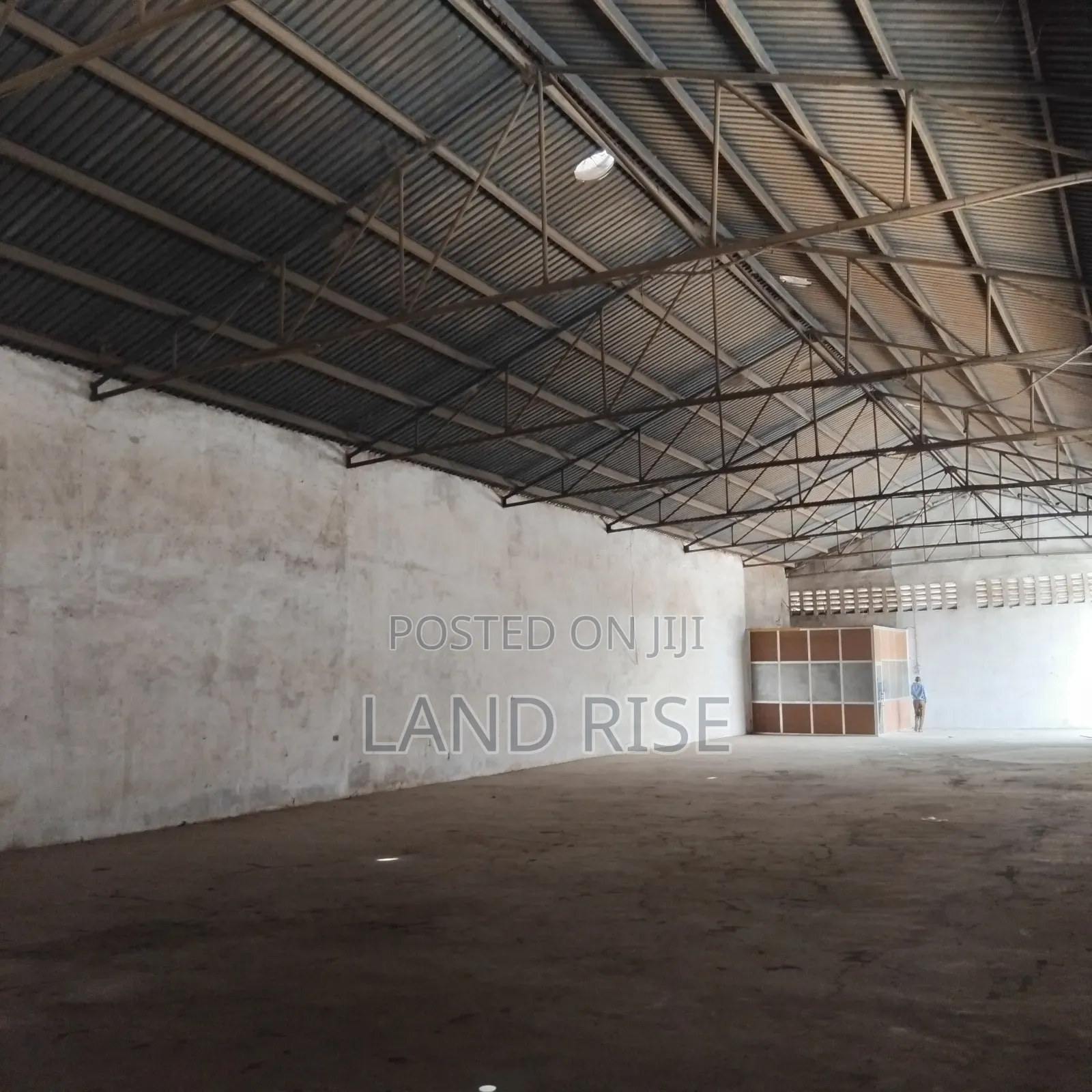 2000 SQM Warehouse With Outdoor Space in Chang'ombe