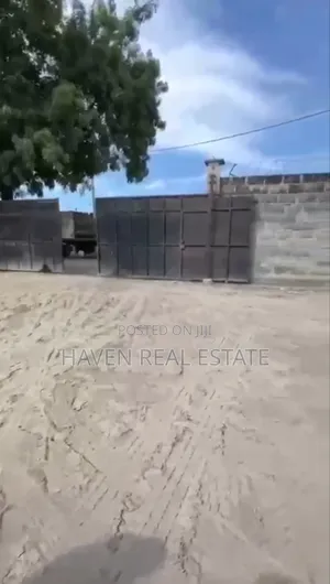 Yard Inauzwa Kurasini