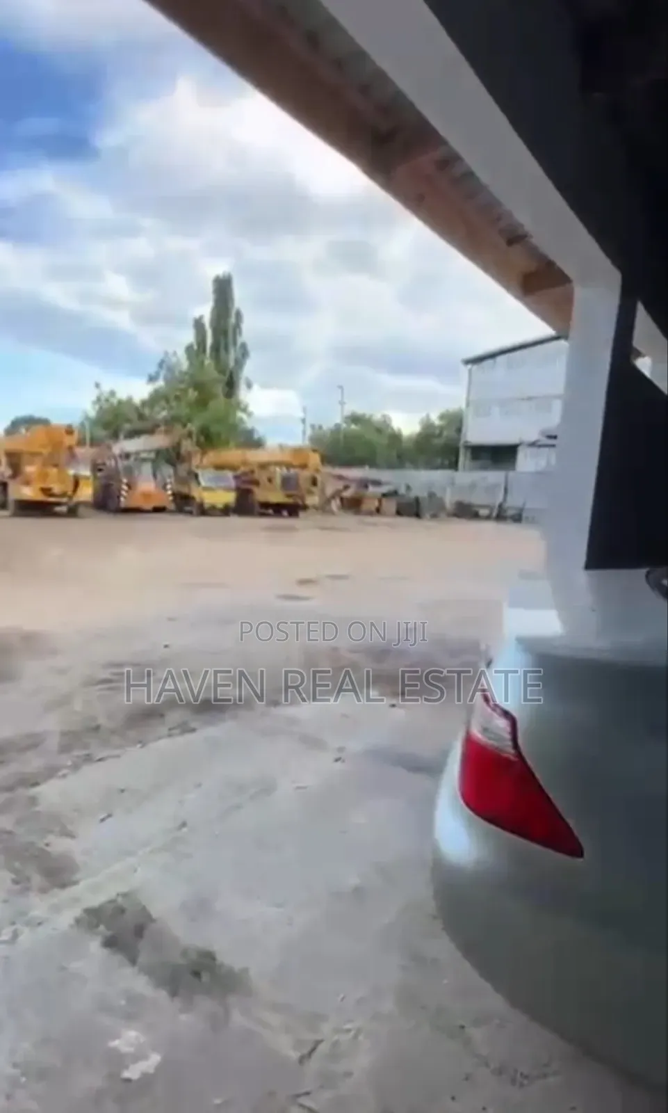 Yard Inauzwa Kurasini