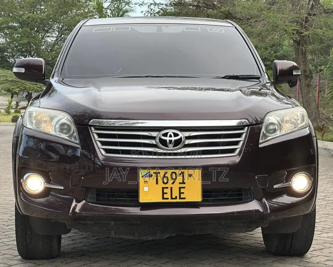Toyota Vanguard 2011 Black