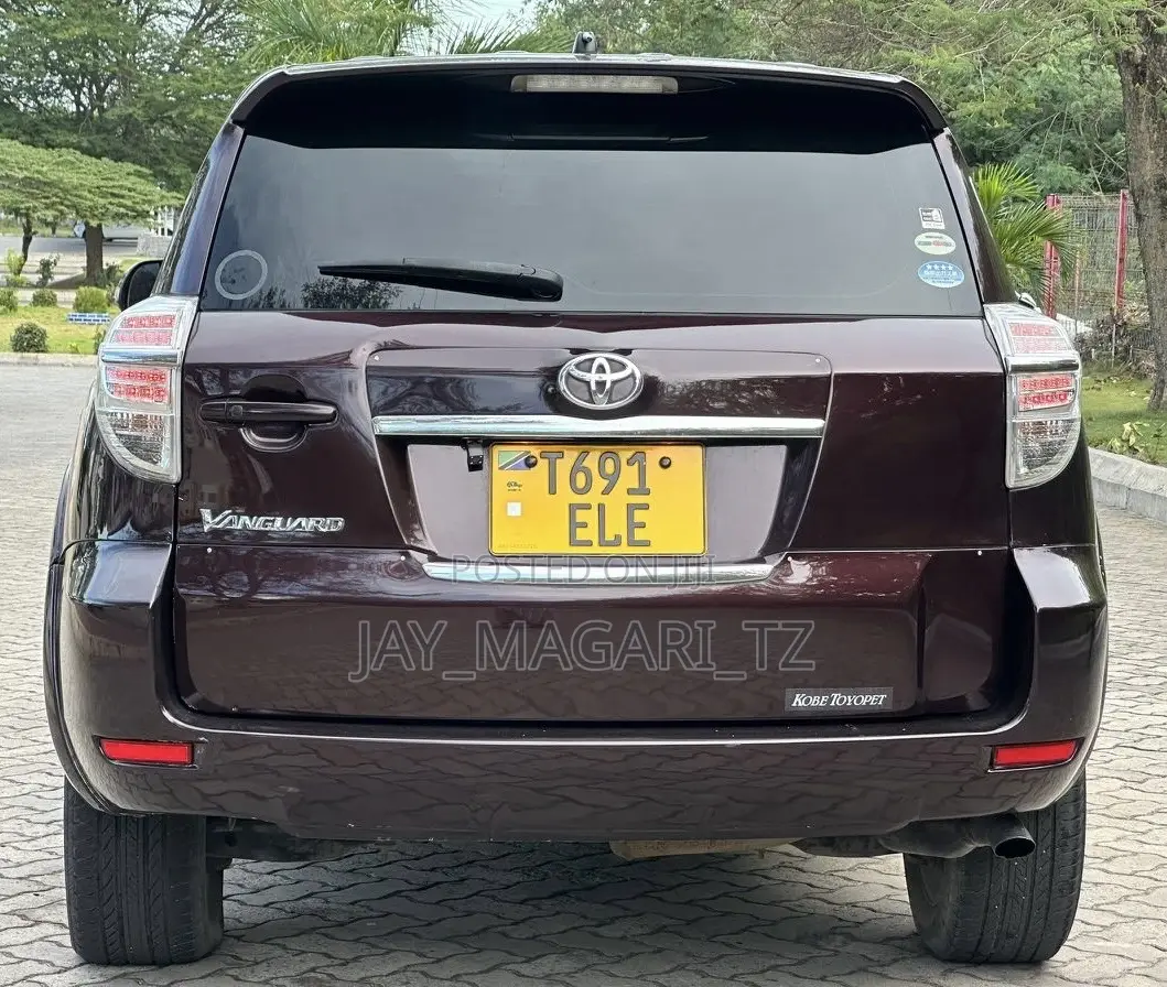 Toyota Vanguard 2011 Black