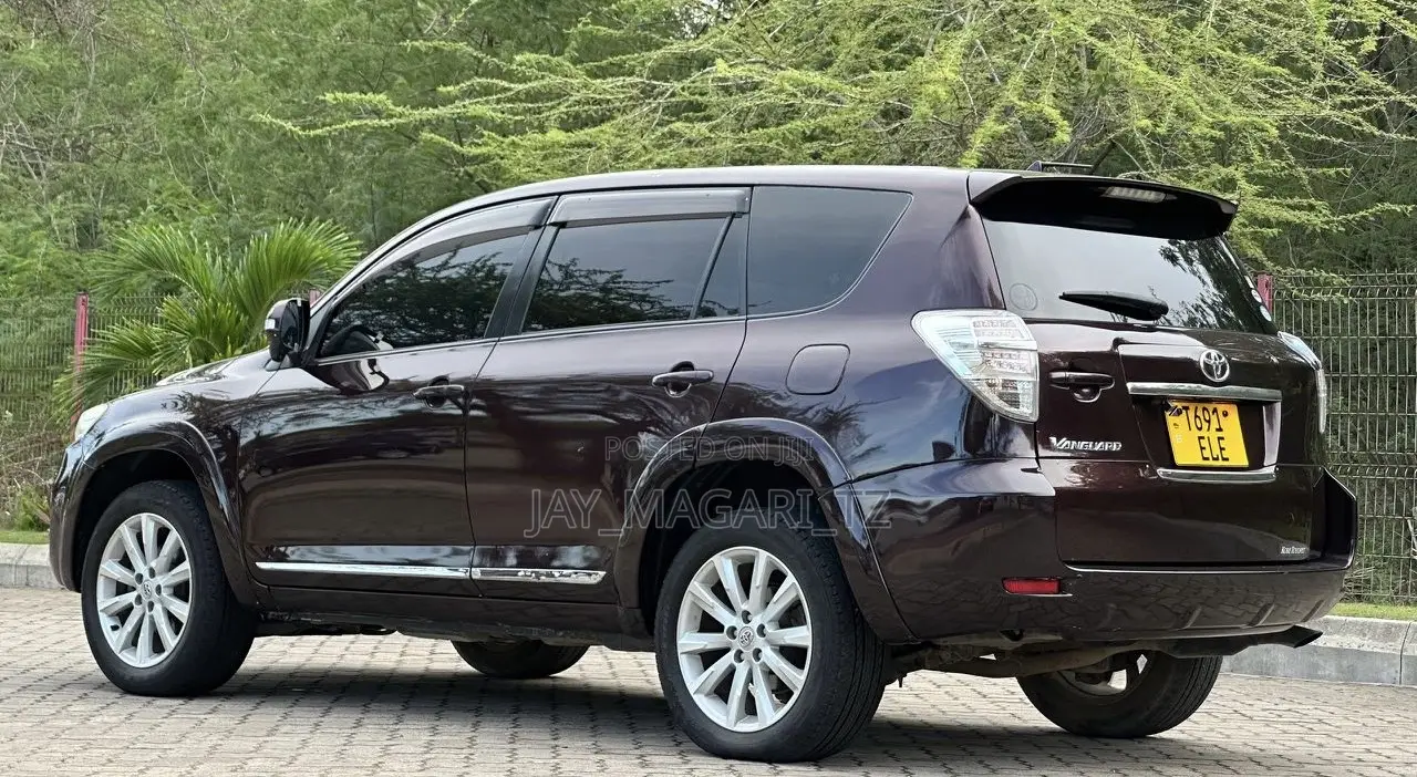 Toyota Vanguard 2011 Black
