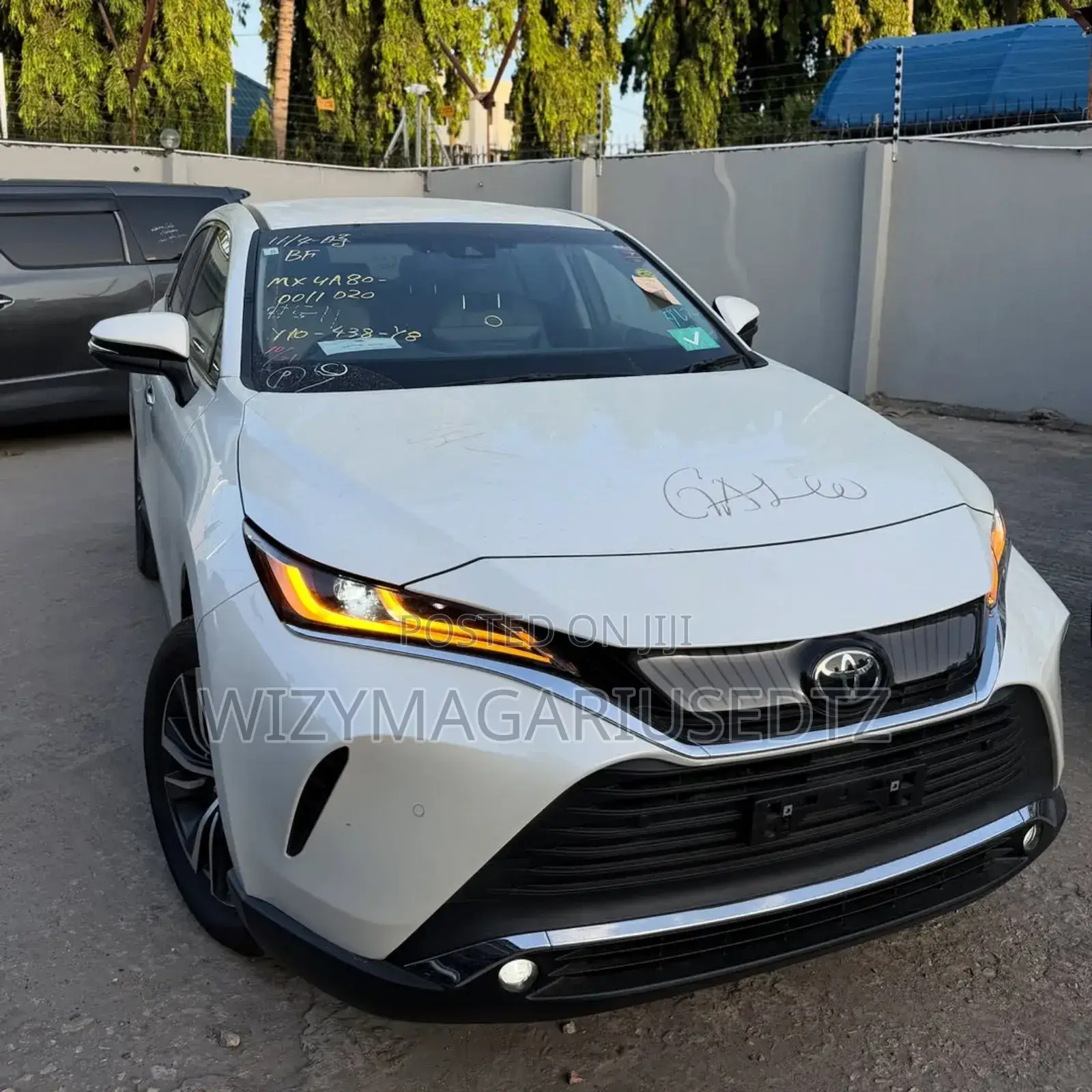 Toyota Harrier 2.0 2021 White