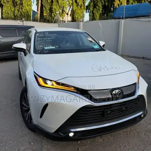 Toyota Harrier 2.0 2021 White