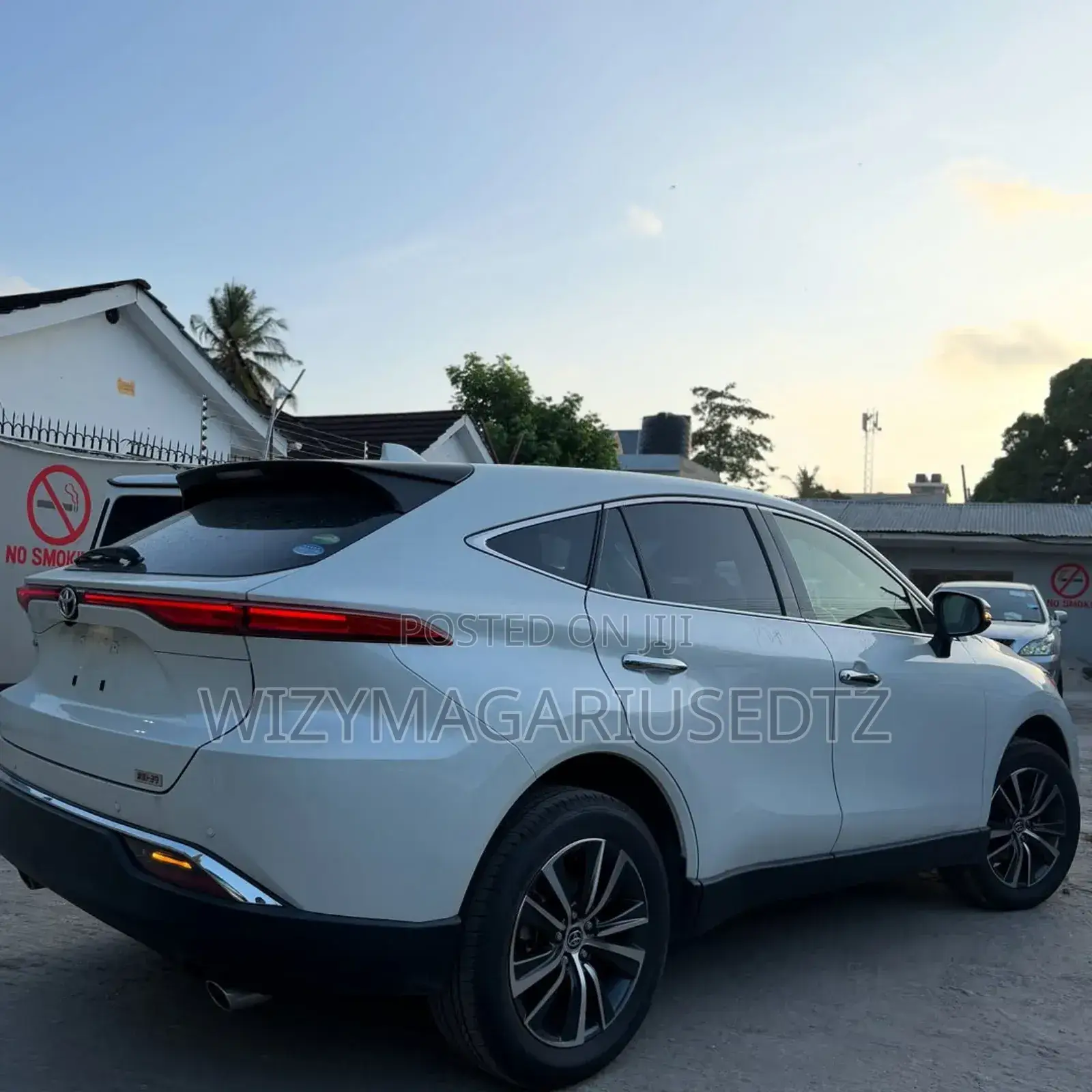 Toyota Harrier 2.0 2021 White