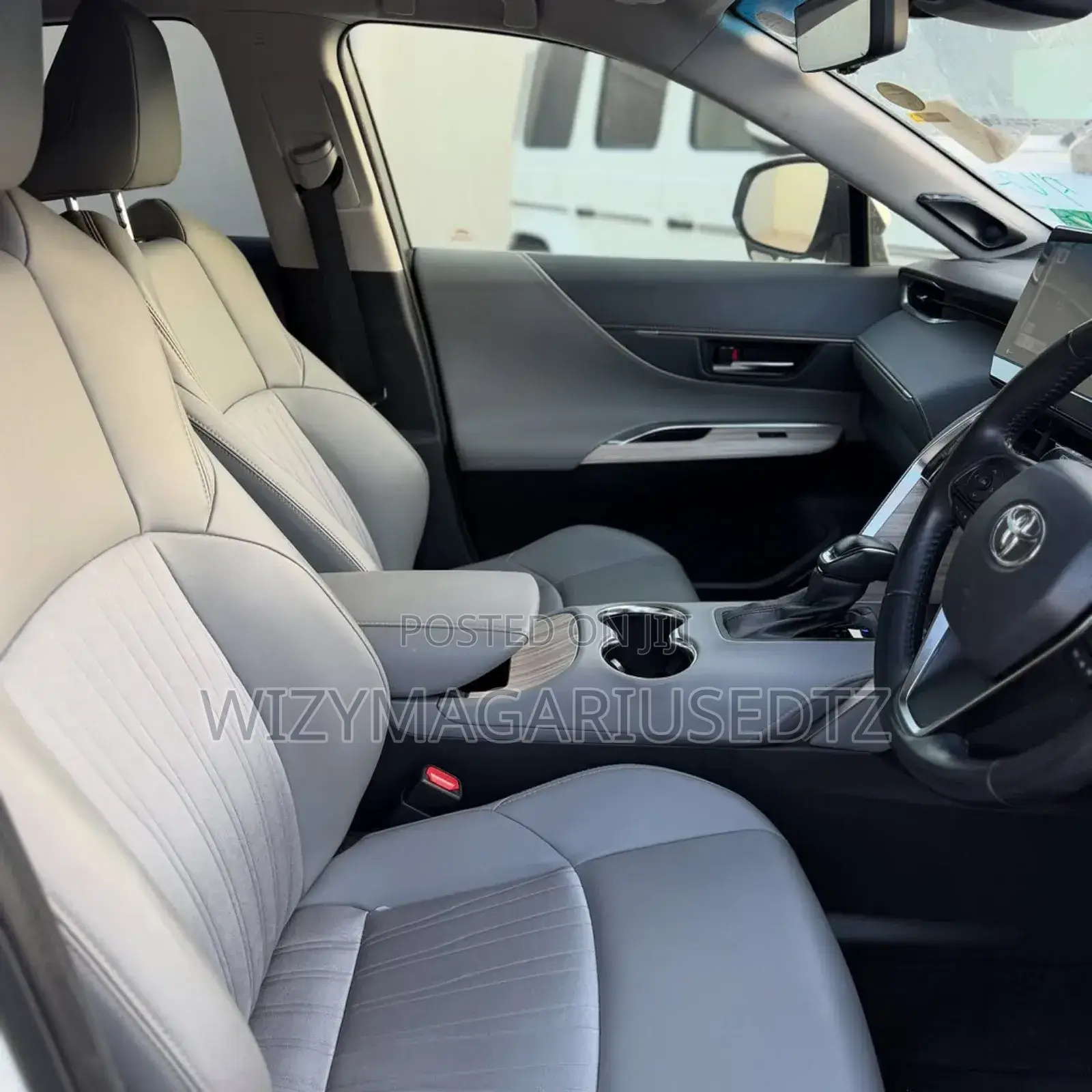 Toyota Harrier 2.0 2021 White