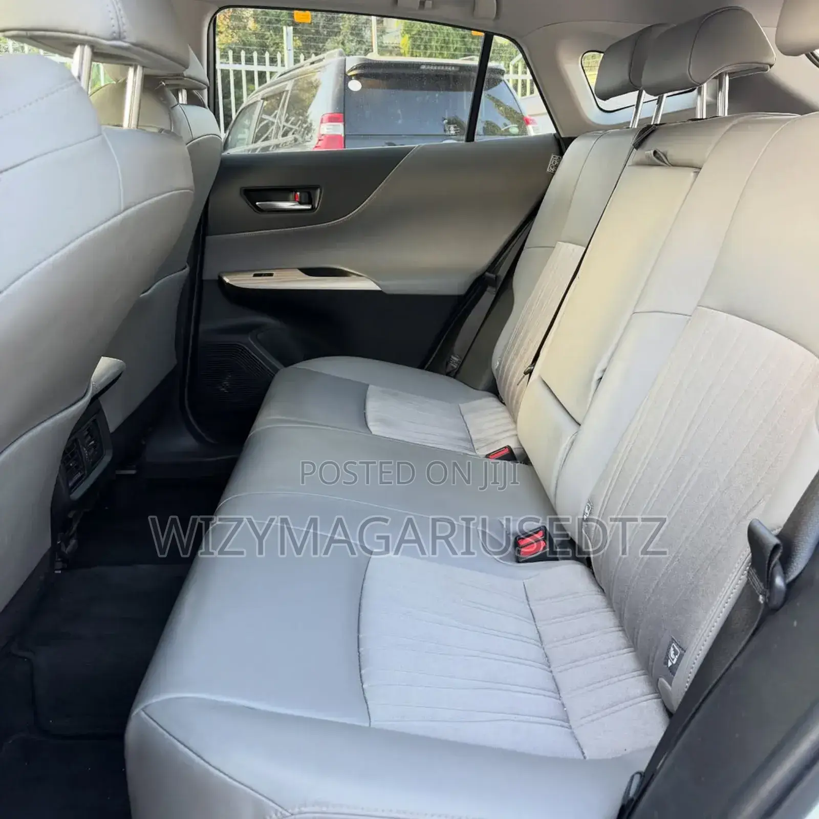 Toyota Harrier 2.0 2021 White
