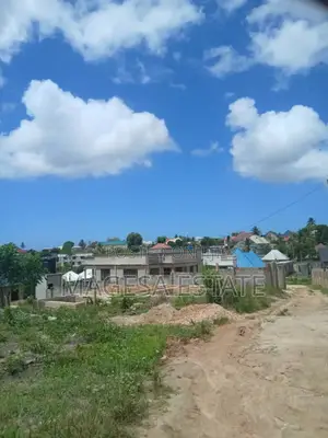 Kiwanja Kinauzwa Kigamboni