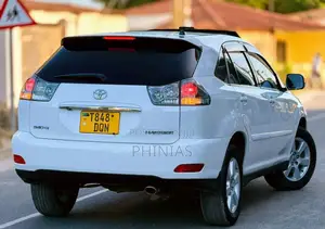 Toyota Harrier 2005 White