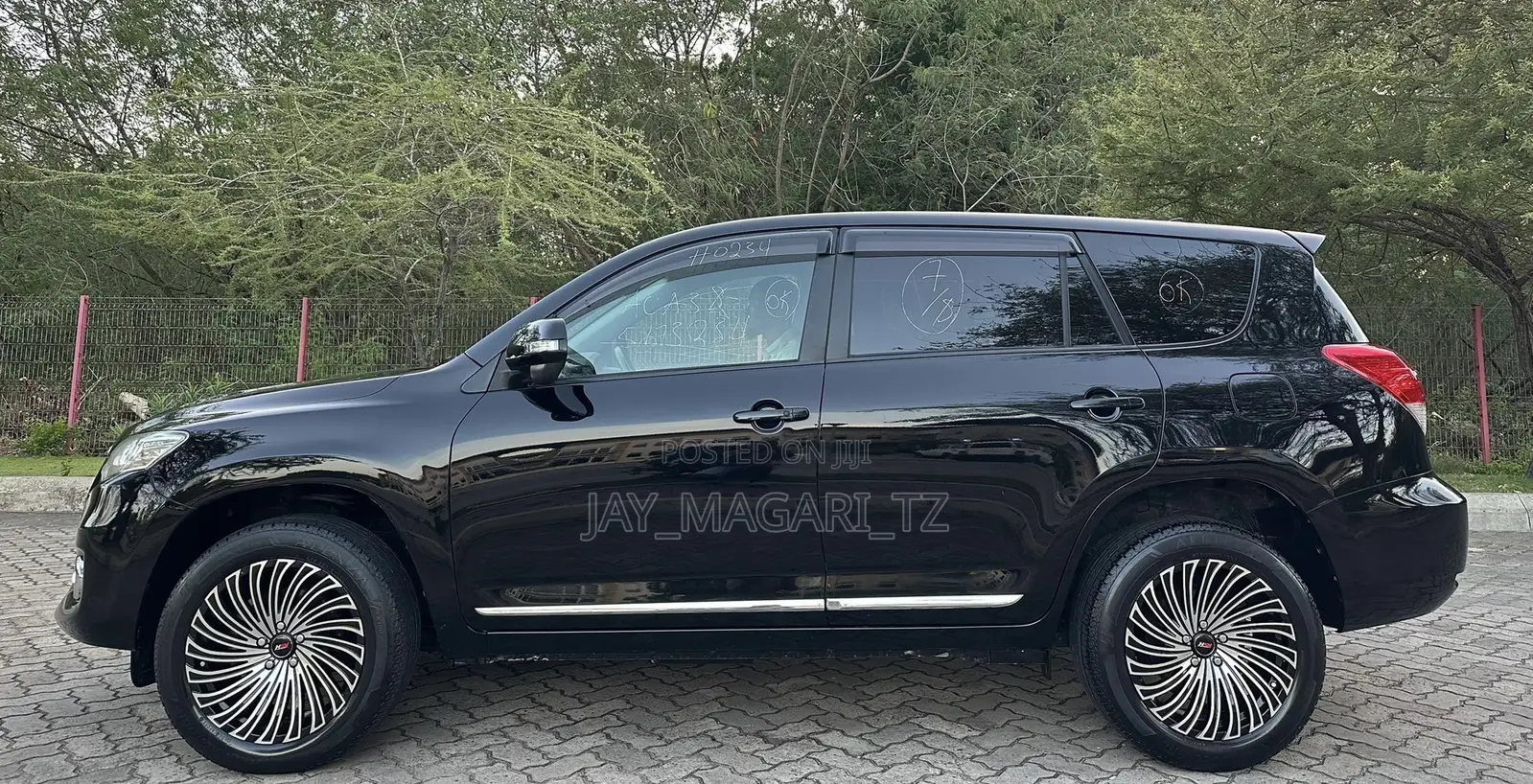 Toyota Vanguard 2010 Black