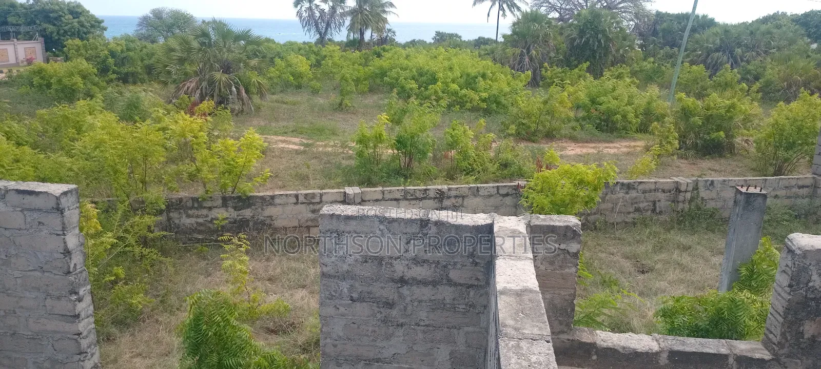 6bdrm House in Mbutu Beach, Kigamboni for sale